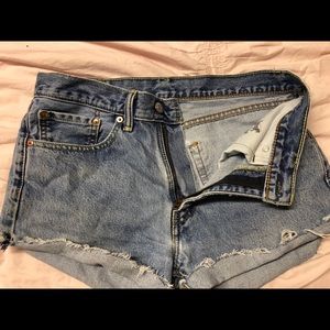 Authentic vintage Levi mom Jean shorts highwaisted